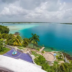 https://tuga.quintano-roohotels.com